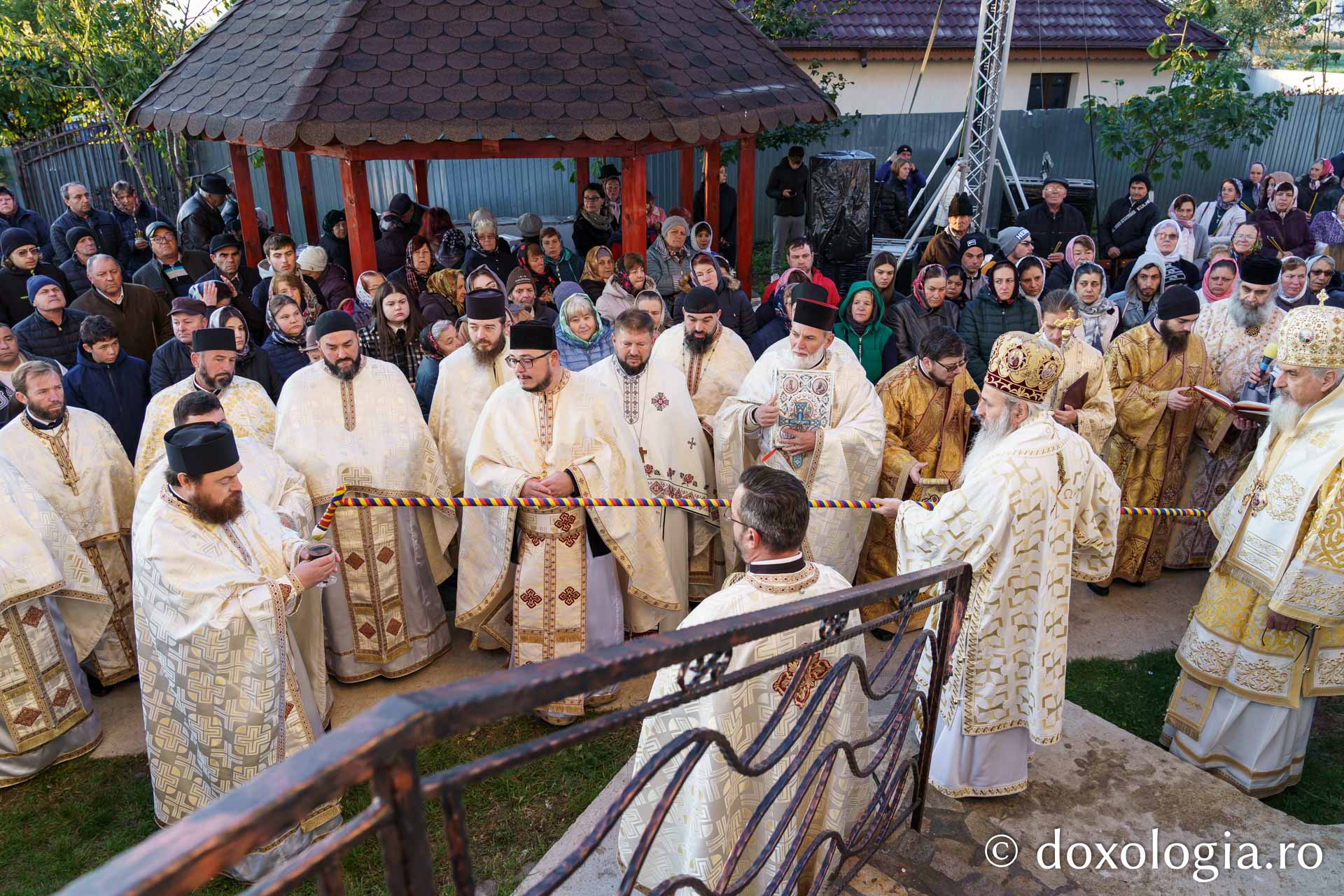 Biserica Parohiei Mărgineni II din județul Neamț, sfințită de doi ierarhi