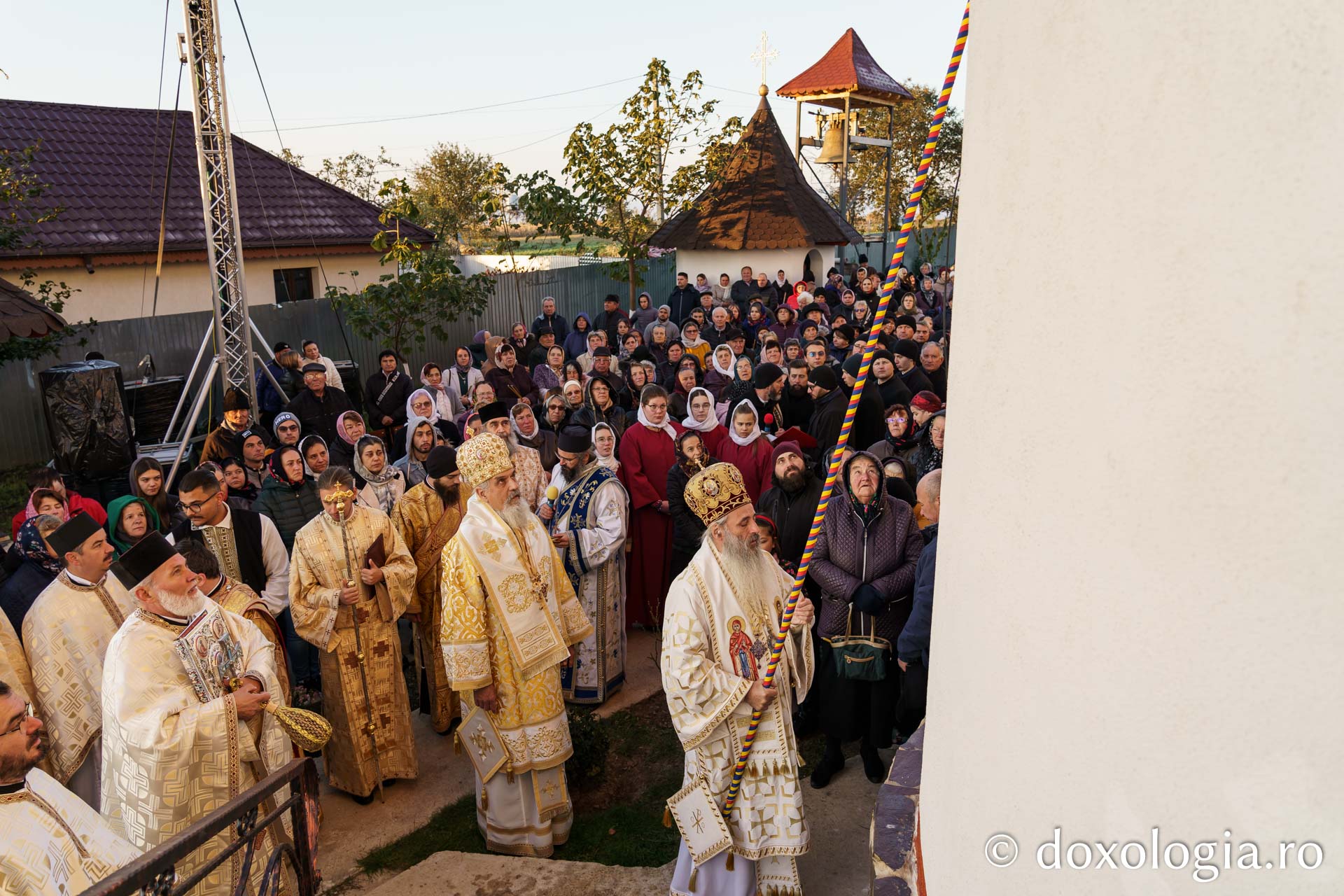 Biserica Parohiei Mărgineni II din județul Neamț, sfințită de doi ierarhi