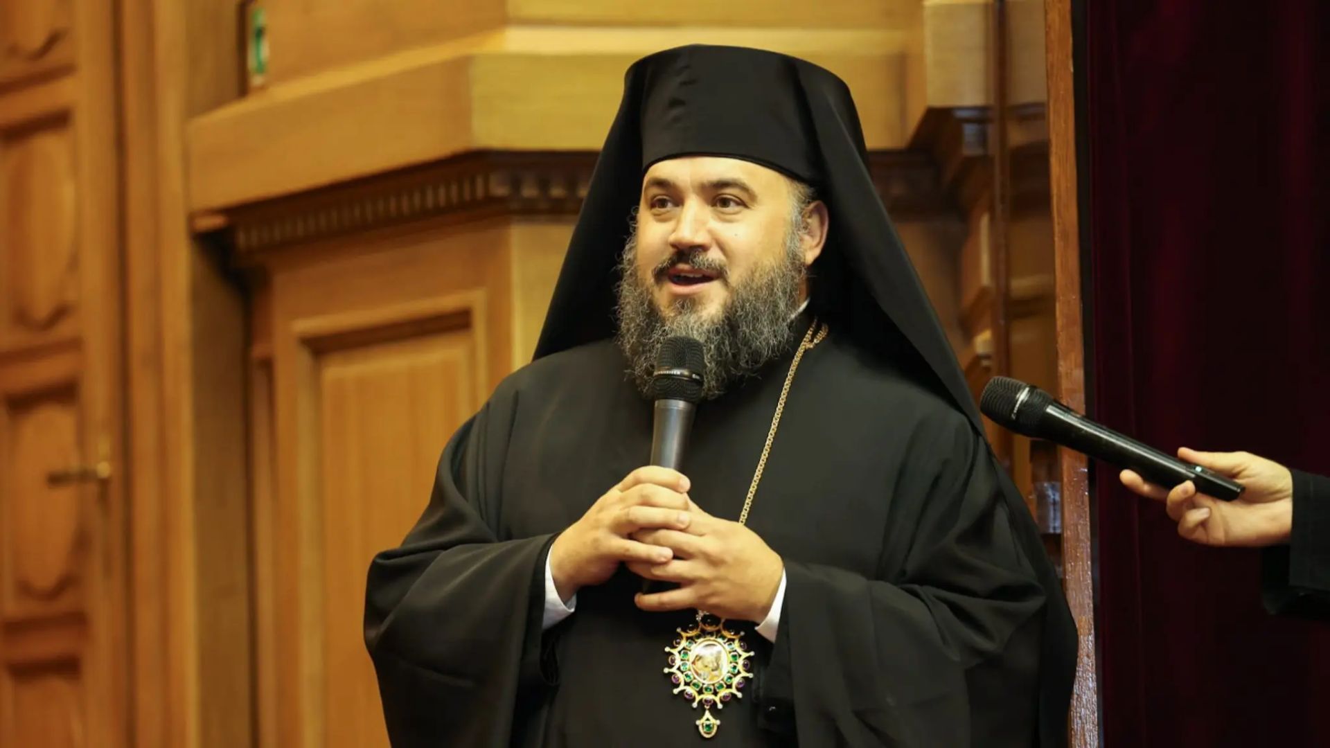 Preasfințitul Părinte Atanasie, ales în demnitatea de Arhiepiscop al Marii Britanii și Irlandei de Nord / Foto: basilica.ro Preasfințitul Părinte Atanasie, ales în demnitatea de Arhiepiscop al Marii Britanii și Irlandei de Nord