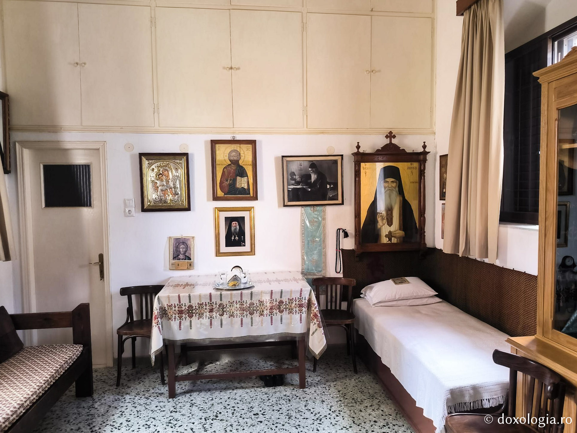 Chilia Părintelui Filotei Zervakos de la Mănăstirea „Panaghia Myrtidiotissa”din Paros