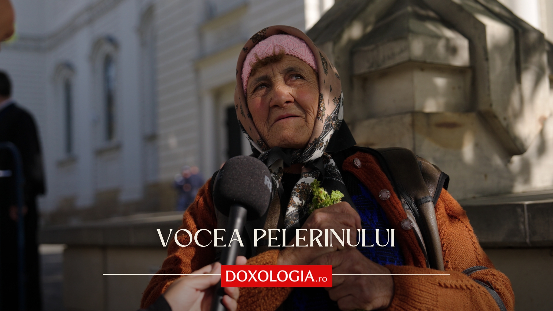 (Video) Cum se simt pelerinii după ce trec pe la racla Sfintei Parascheva