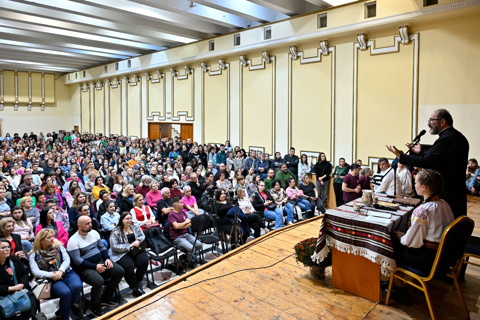 Părintele Constantin Necula a conferențiat la Sibiu