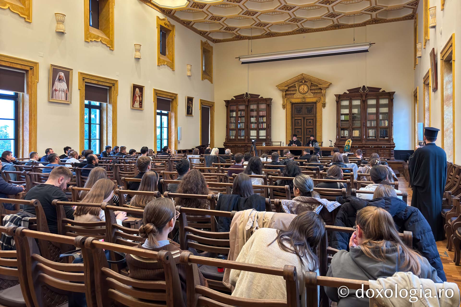 Înaltpreasfințitul Părinte Nikitas le-a vorbit studenților teologi ieșeni