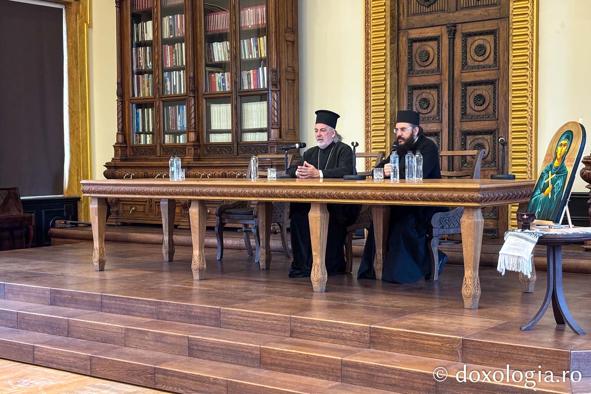 Înaltpreasfințitul Părinte Nikitas le-a vorbit studenților teologi ieșeni