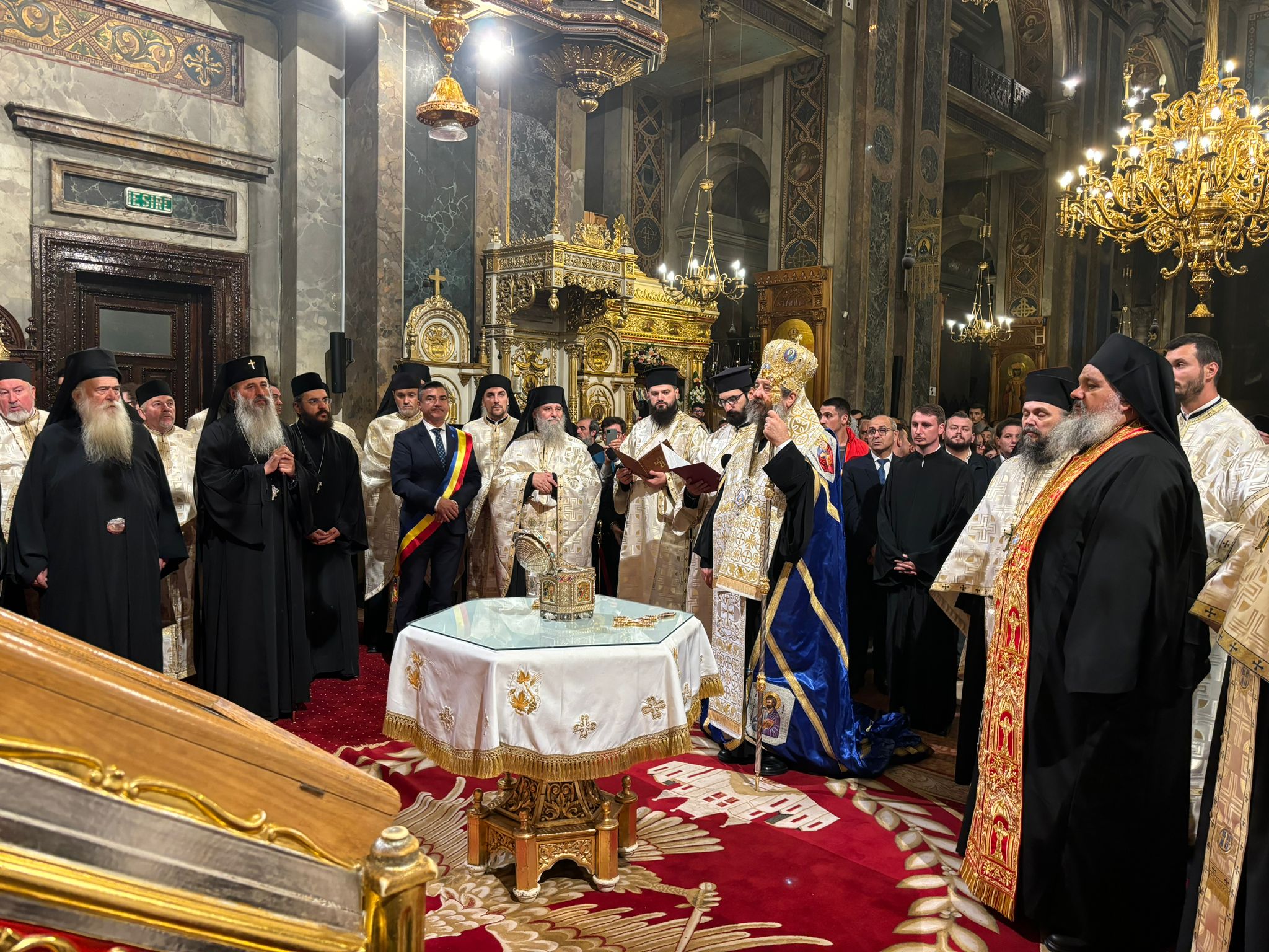 Sfântul Mare Mucenic și Tămăduitor Pantelimon a ajuns la Iași | „Unde suntem noi, pe pământ, și unde ar trebui să fim: la înălțimea Sfinților lui Dumnezeu”