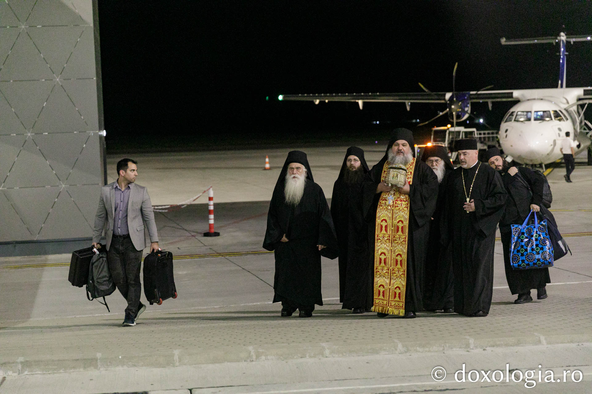 Sfântul Pantelimon a ajuns la Iași: „Unde suntem noi, pe pământ, și unde ar trebui să fim - la înălțimea Sfinților lui Dumnezeu”