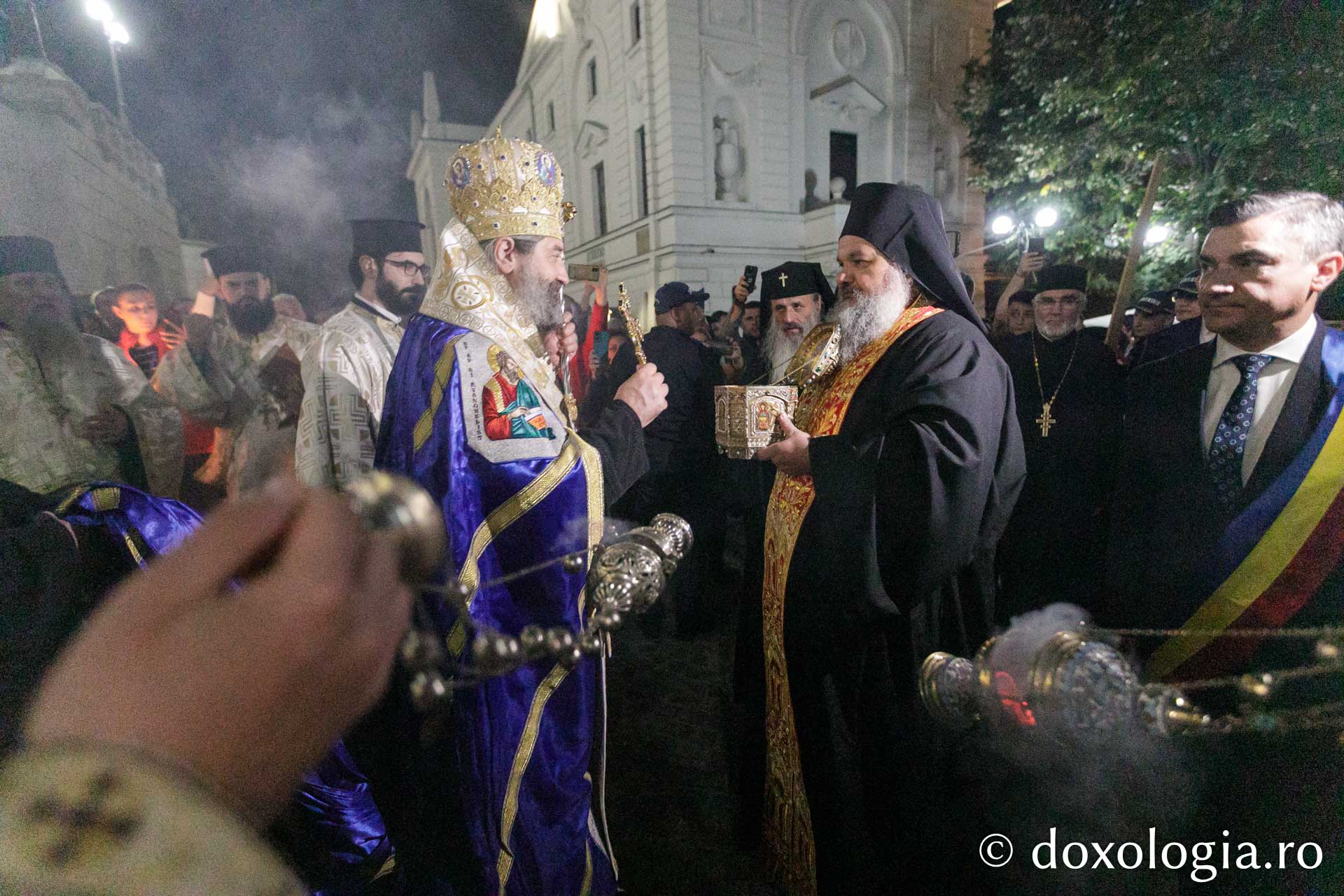 Sfântul Pantelimon a ajuns la Iași: „Unde suntem noi, pe pământ, și unde ar trebui să fim - la înălțimea Sfinților lui Dumnezeu”