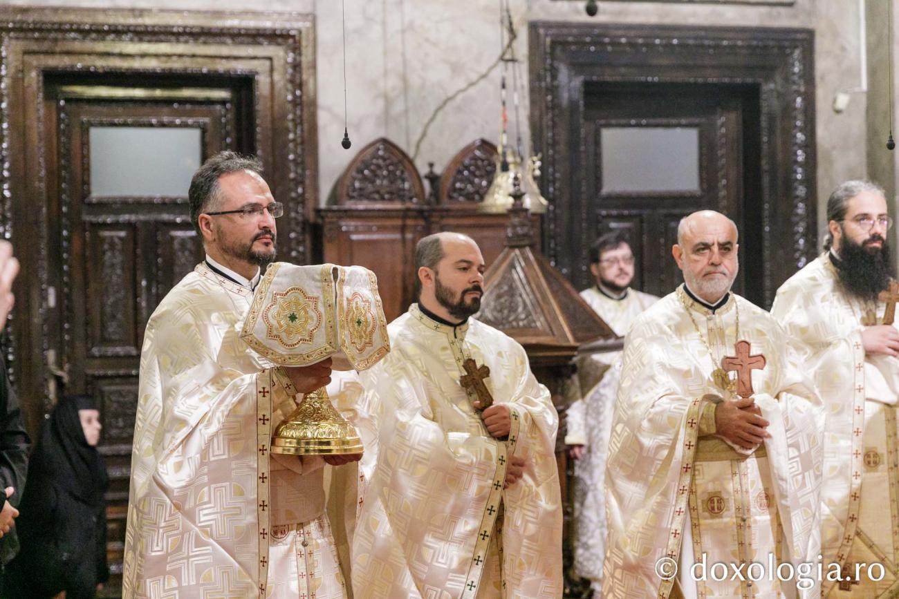 Îndemnul Episcopului Basarabiei de Sud către pelerini: „Să căutăm cele veșnice prin folosirea celor vremelnice, așa cum a făcut Sfânta Parascheva”