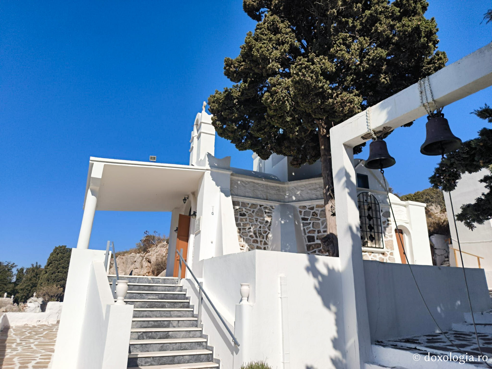 Mănăstirea Sfântului Arsenie din Paros