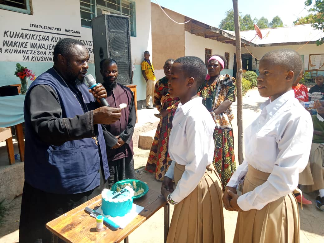 O nouă generație de tineri ortodocși a absolvit liceul, 2024