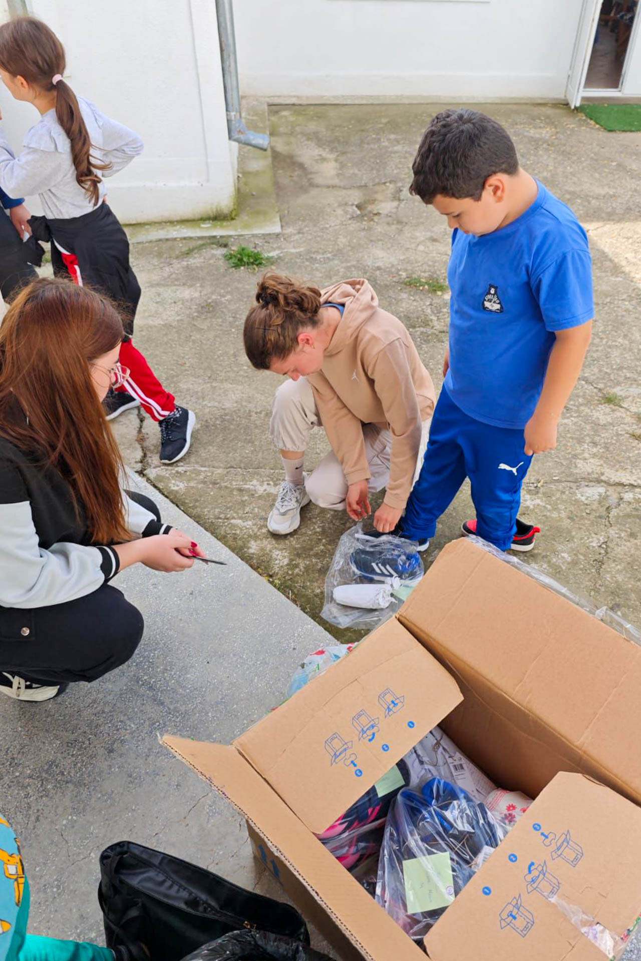 Pas cu Pas Spre Viitor: Daruri pentru Elevii din satele Tocileni și Victoria - Stăuceni