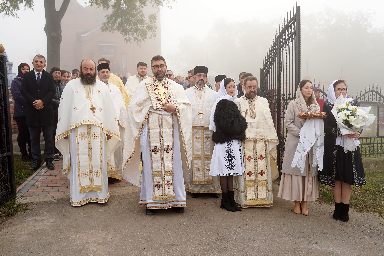 PS Nichifor Botoșăneanul a slujit la Parohia Românești, cu prilejul aniversării a 100 de ani de la sfințirea bisericii