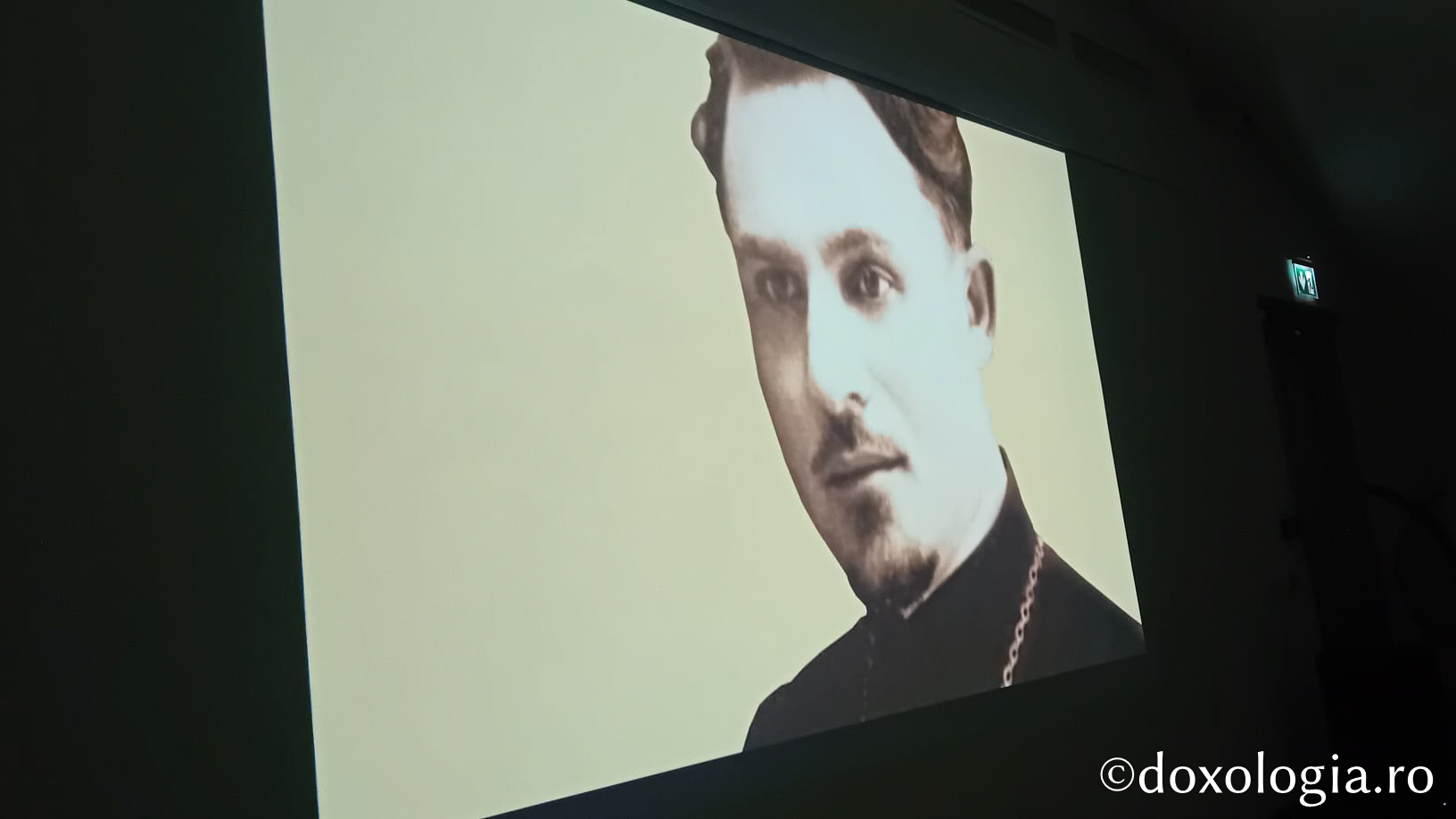 Proiecția filmului documentar Metanie dinaintea Crucii (România), în prezența regizoarei Cristina Chirvasie, Sala Palatul Braunstein Iași