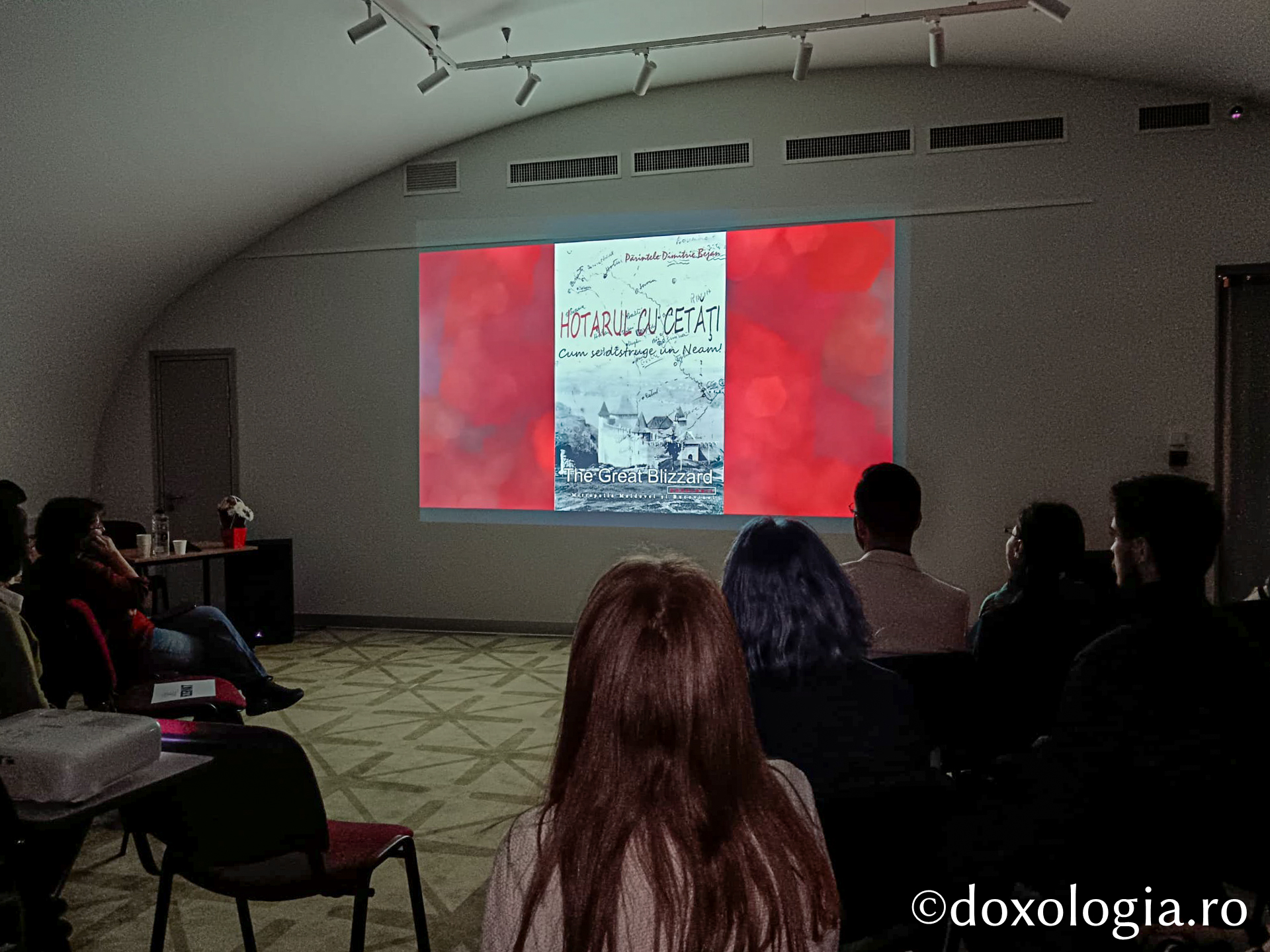 Proiecția filmului documentar Metanie dinaintea Crucii (România), în prezența regizoarei Cristina Chirvasie, Sala Palatul Braunstein Iași