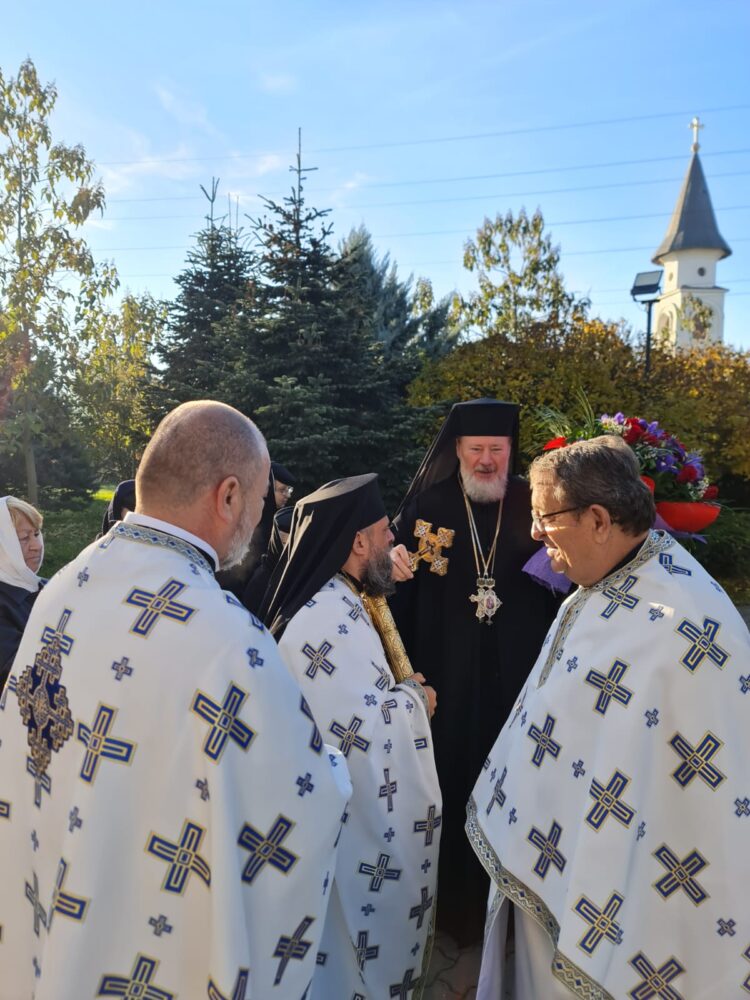 Jandarmii arădeni, binecuvântați și sărbătoriți la Mănăstirea Gai de ziua Ocrotitorilor Jandarmeriei Române