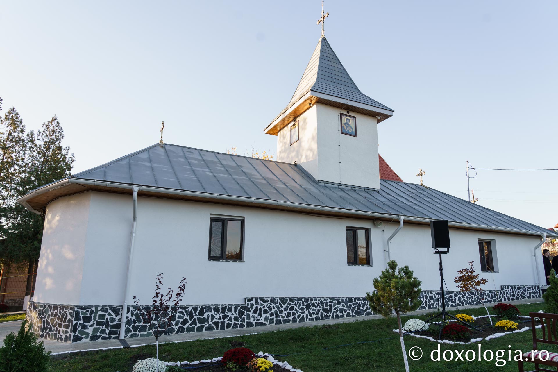 Biserica Parohiei Miletin, care datează din 1966, a fost sfințită de IPS Teofan