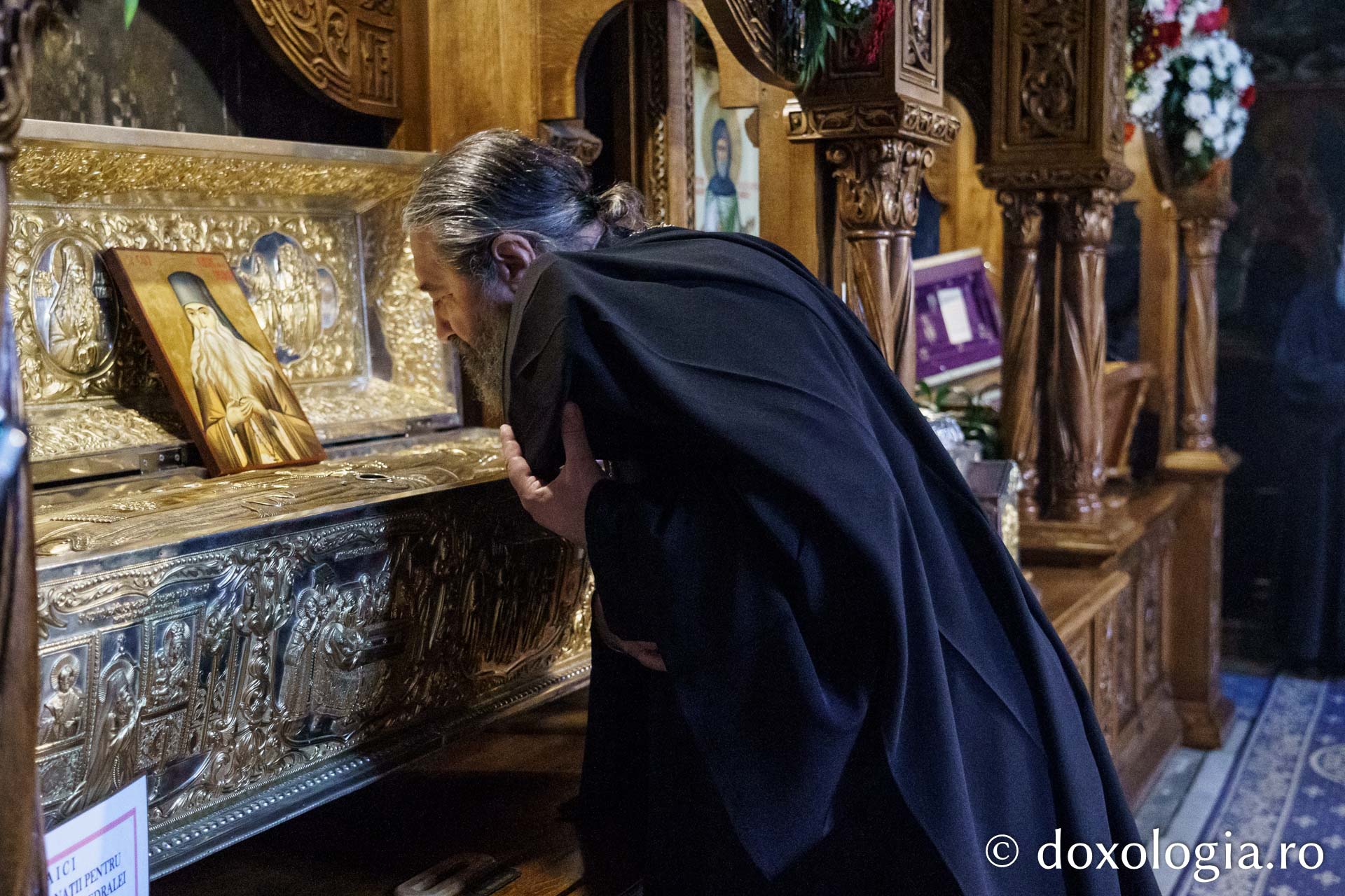 Slujire arhierească în cinstea Sfântului Cuvios Paisie Velicicovschi, la Mănăstirea Neamț