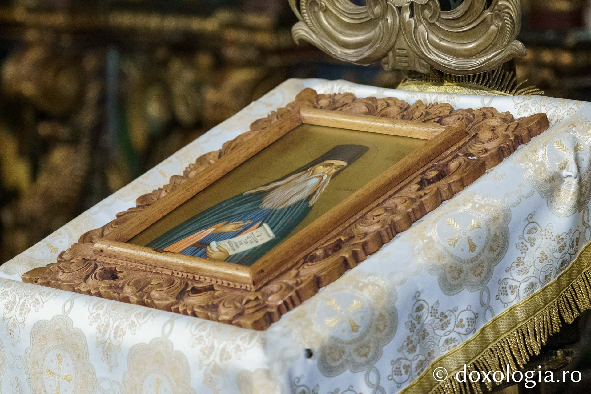 Slujire arhierească în cinstea Sfântului Cuvios Paisie Velicicovschi, la Mănăstirea Neamț