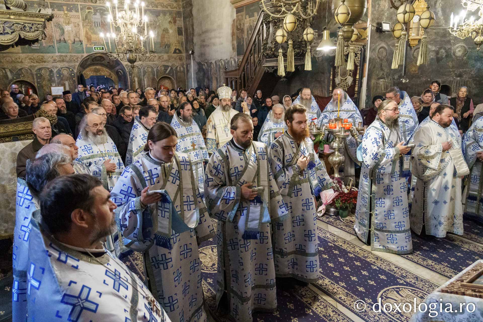 Slujire arhierească în cinstea Sfântului Cuvios Paisie Velicicovschi, la Mănăstirea Neamț