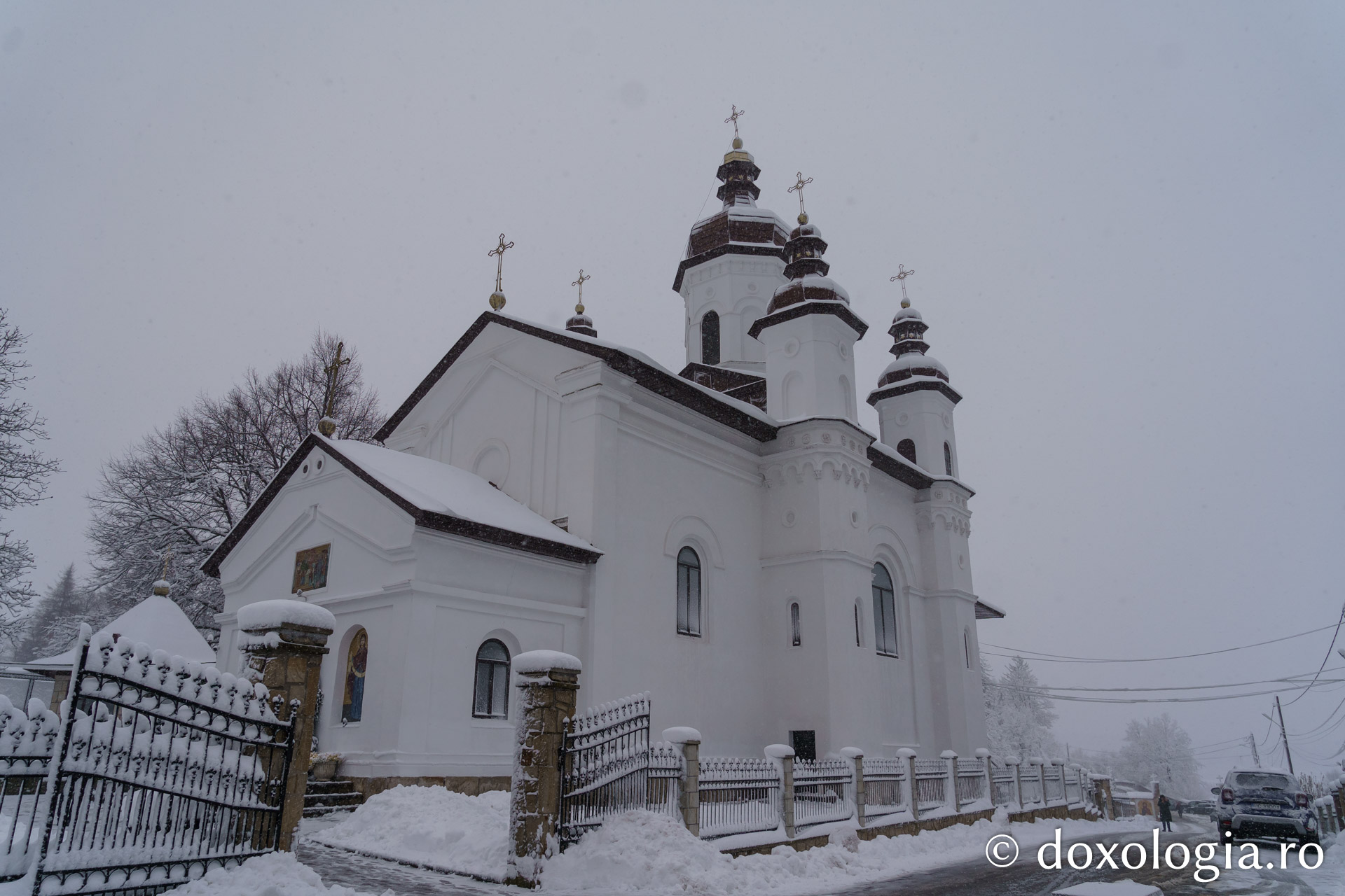 Bucurie duhovnicească la hramul Schitului „Vovidenia”