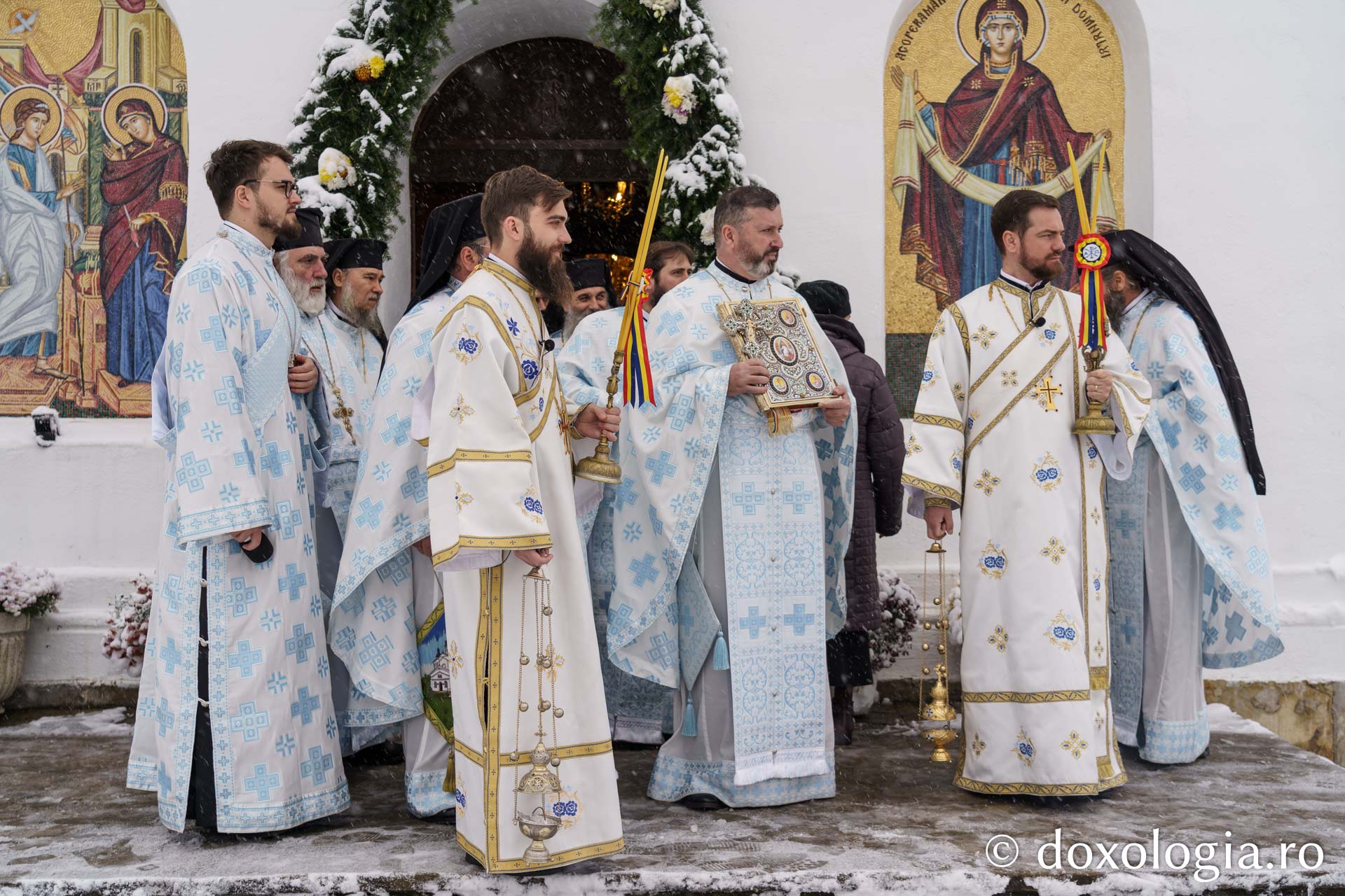 Bucurie duhovnicească la hramul Schitului „Vovidenia”