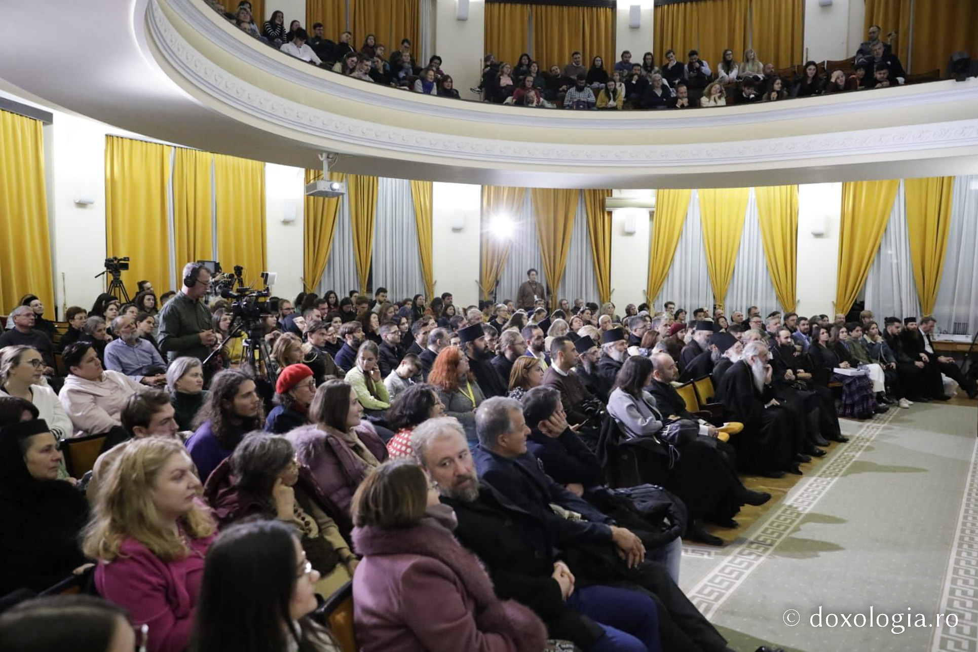 Conferință Jonathan Jackson (actor din SUA)