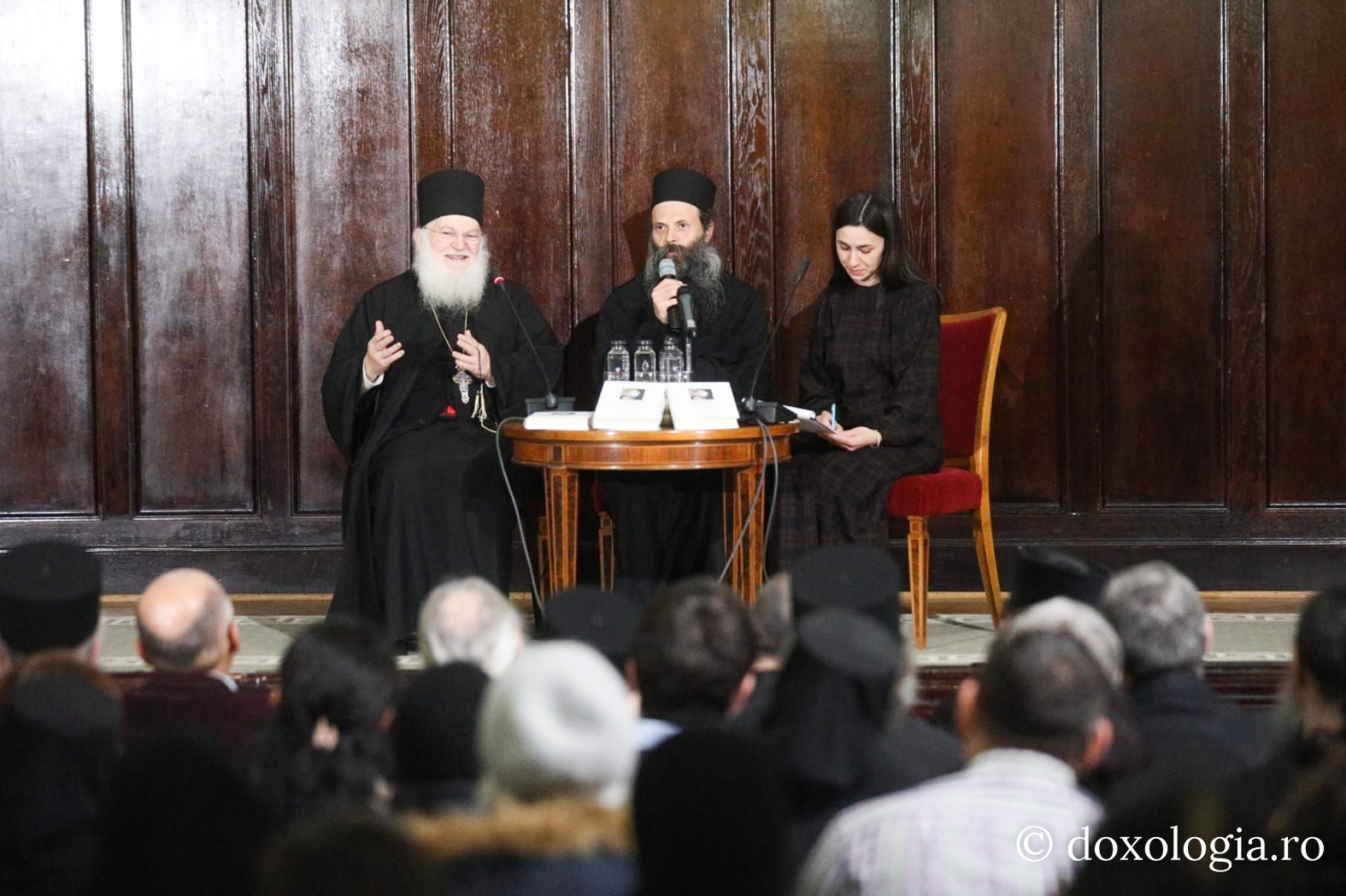 Conferință Sfântul Iosif Isihastul, Sfântul Paisie Aghioritul și Gheronda Iosif Vatopedinul, nădejde și putere în vremuri tulburi și neduhovnicești - Arhimandritul Efrem, starețul Mănăstirii Vatoped