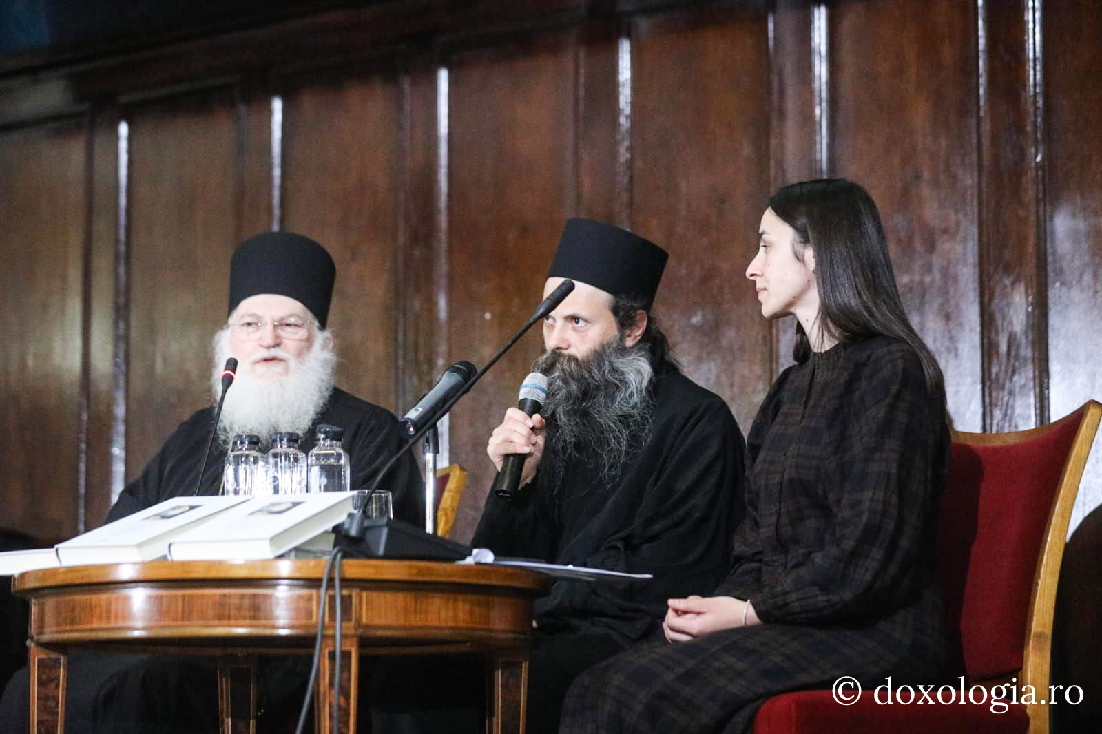 Părintele Efrem Vatopedinul a conferențiat la Iași, în cadrul Festivalului „Quo Vadis”