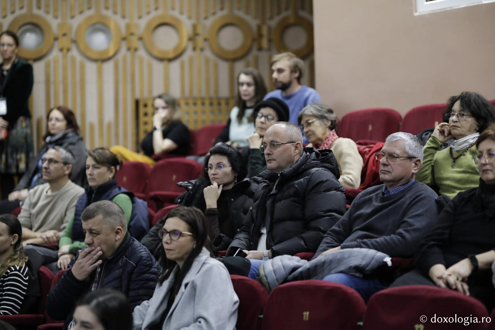 Proiecția filmului documentar Doar iubirea ne mai poate salva (Serbia), în prezența regizorului Hadži-Aleksandar Đurović