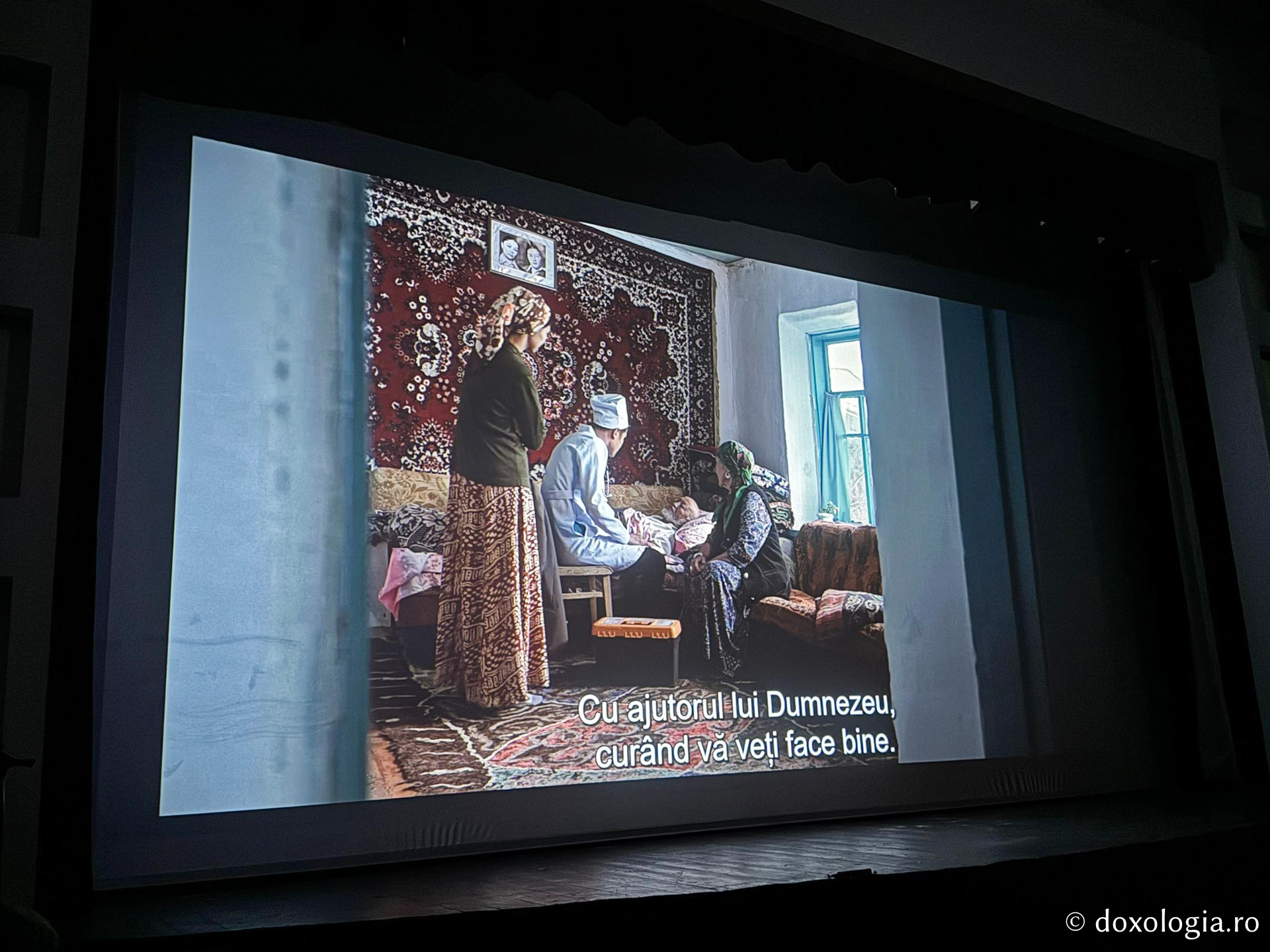 Proiecția filmului artistic Darul lui Dumnezeu (Kîrgîzstan), în prezența regizoarei Asel Zhuraeva