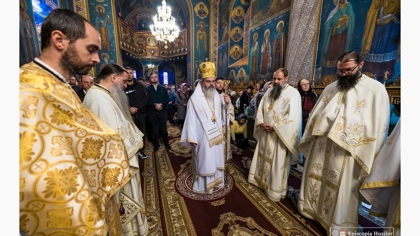 PS Ignatie, Episcopul Hușilor, a slujit Sfânta Litughie la Catedrala Episcopală din Huși / Foto: episcopiahusilor.ro PS Ignatie, Episcopul Hușilor: să spargem zidurile indiferenței și ale insensibilității, fiind atenți la cei de lângă noi