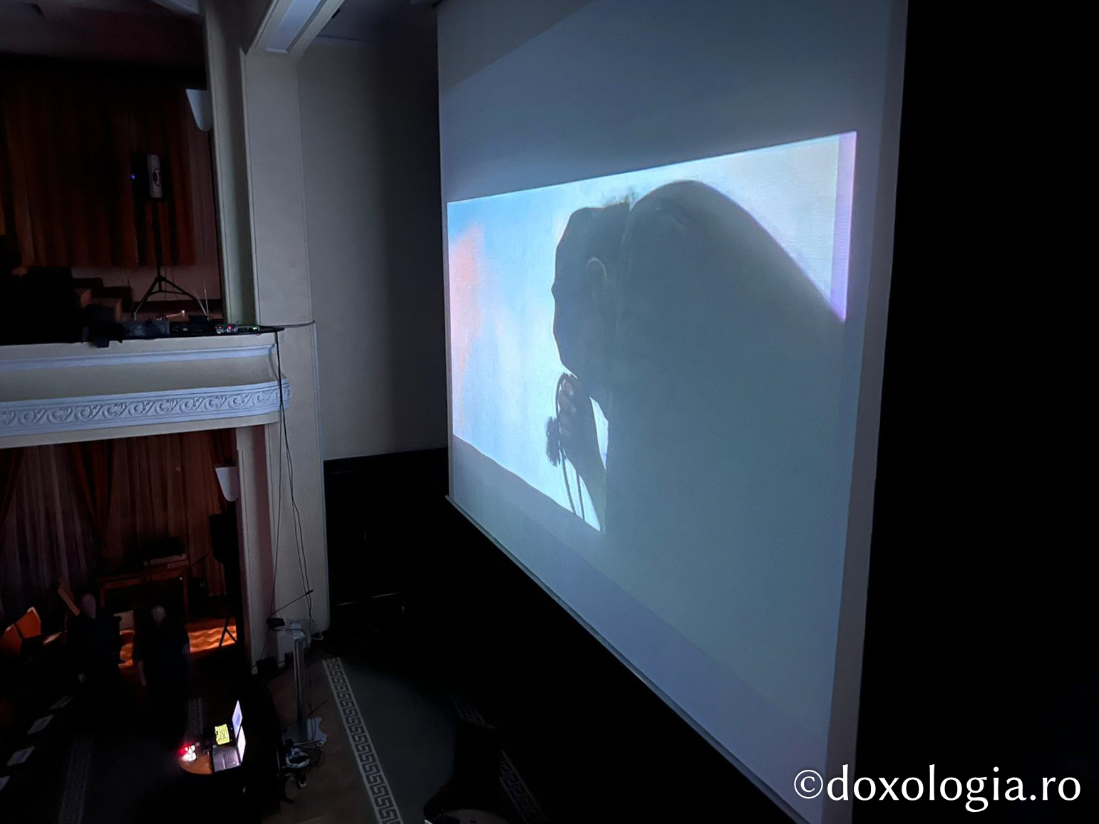 Proiecția filmului docudramă Sfântul Iosif Isihastul (Grecia, regizori Alexandros Foteinos and Yiannis Traganidas), Sala Aula Magna Mihai Eminescu