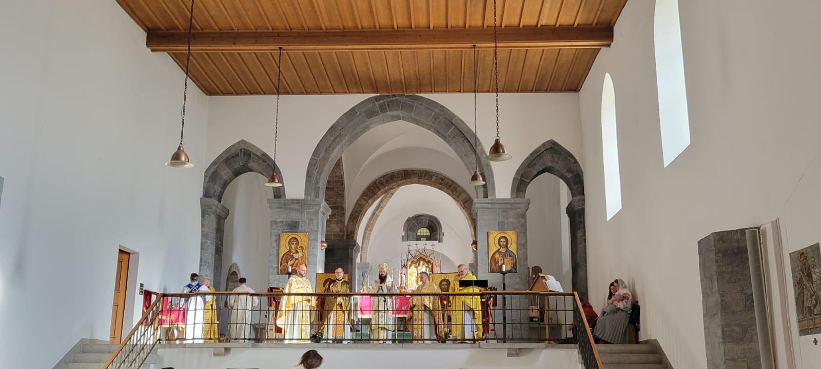 Hirotonie întru diacon, la ceas aniversar, în Parohia Ortodoxă Română „Sfânta Parascheva” din estul Elveției