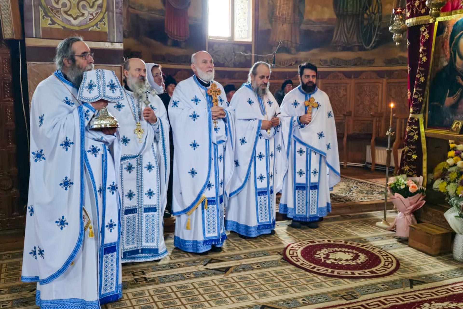 PS Nichifor a slujit la hramul Mănăstirii Peștera