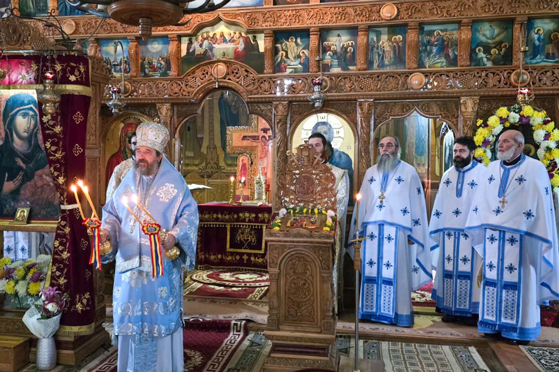 PS Nichifor a slujit la hramul Mănăstirii Peștera