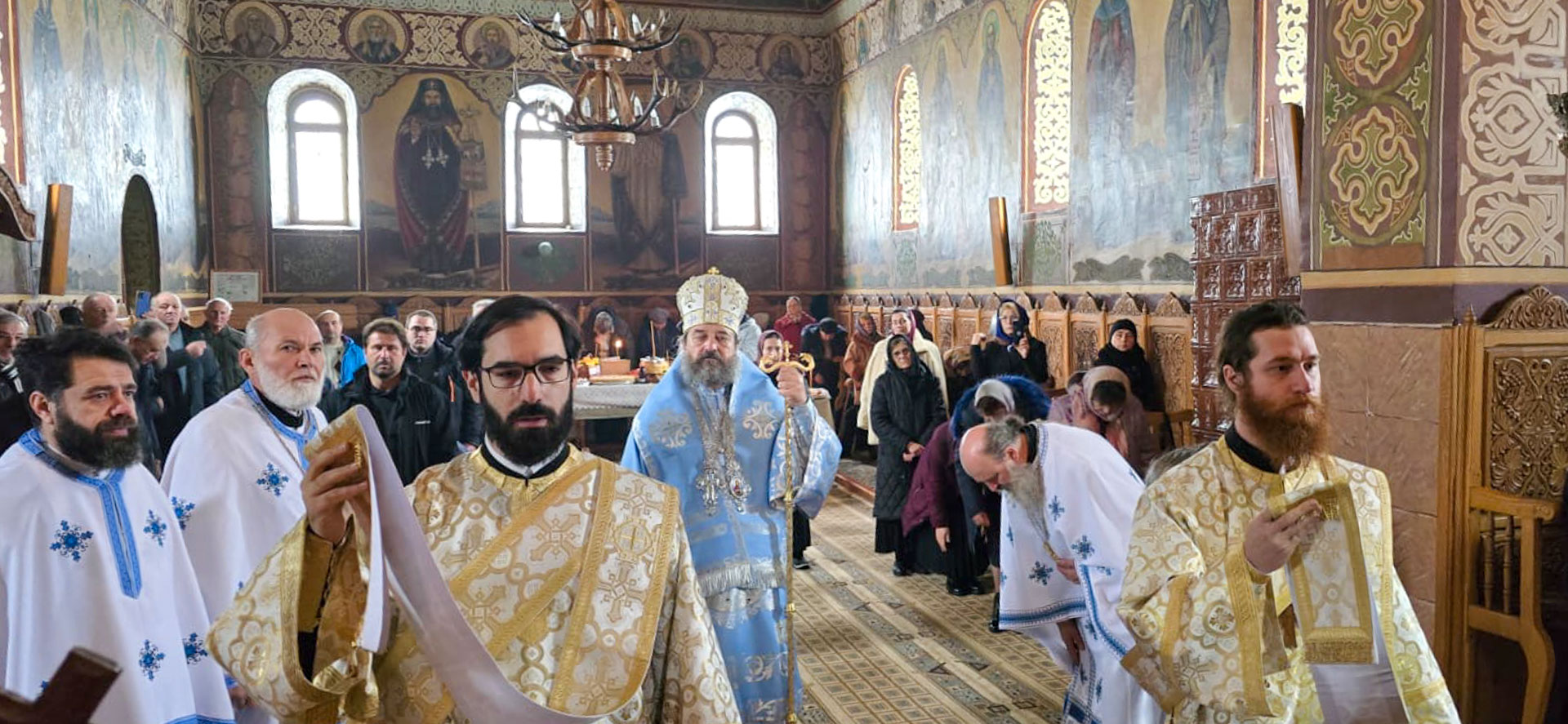 PS Nichifor a slujit la hramul Mănăstirii Peștera