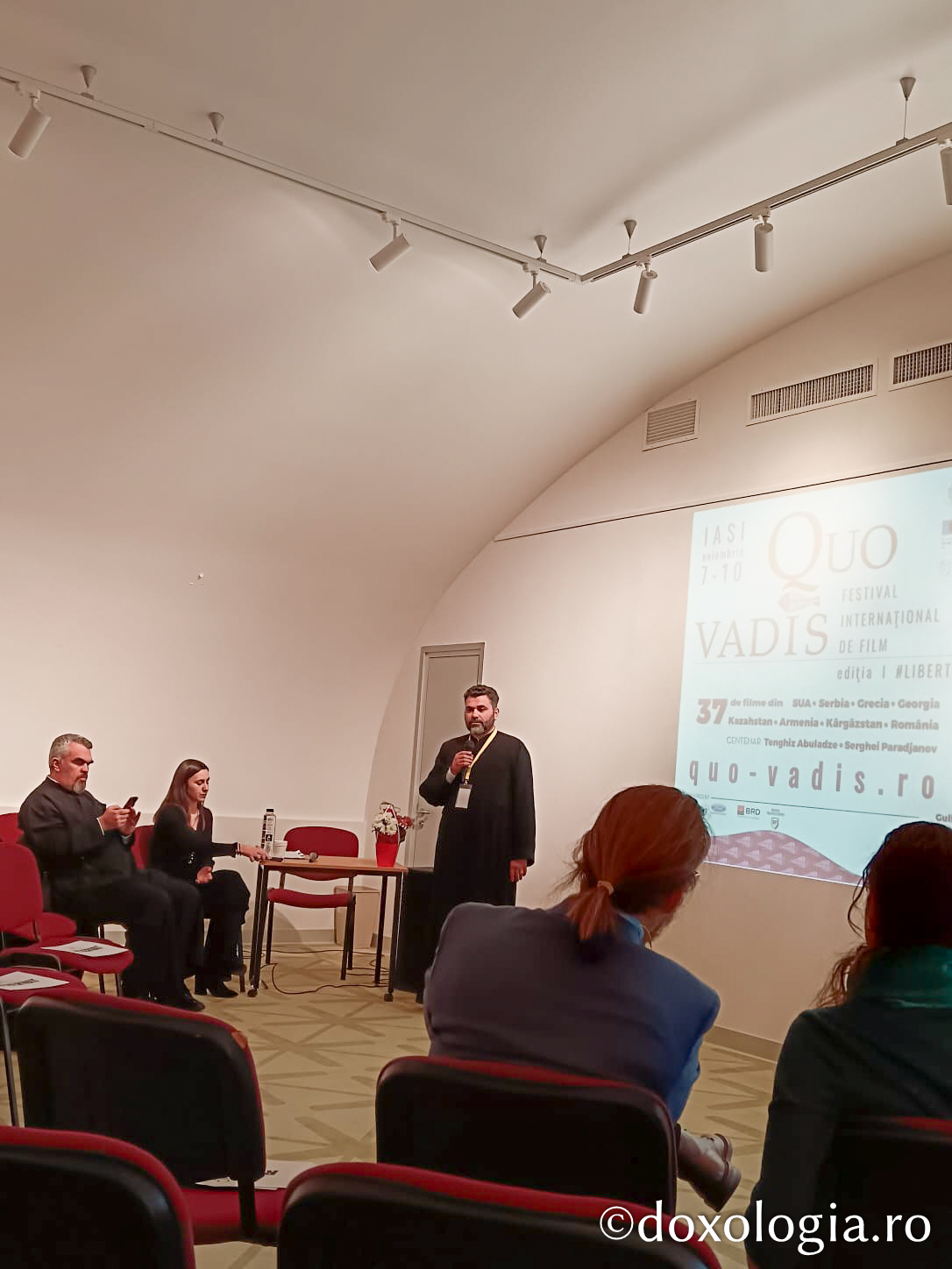 Proiecția filmului Martirul Unirii. Sfântul Preot Mucenic Alexandru din Basarabia, prezintă pr. George Aniculoaie