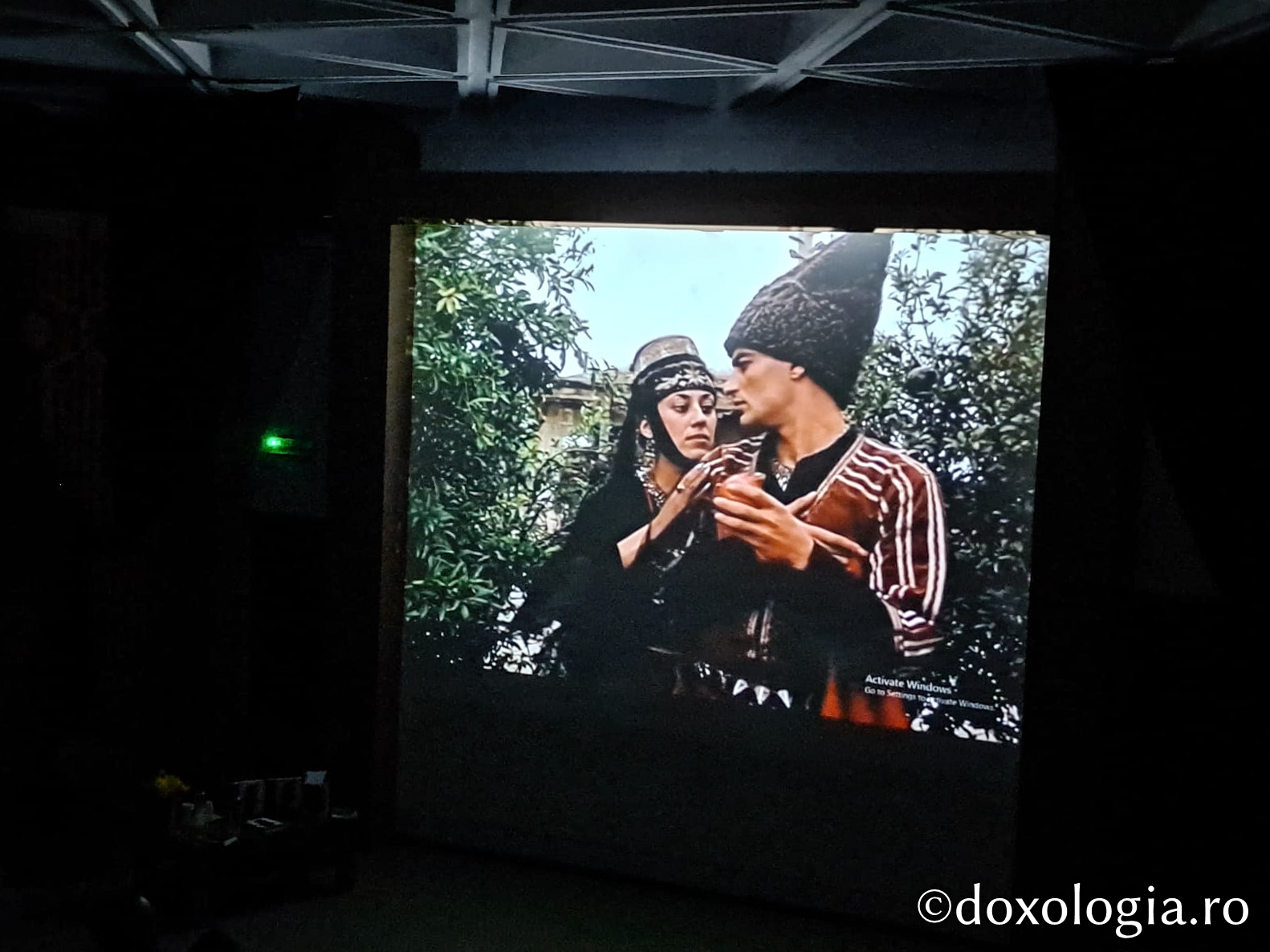 Proiecția filmului artistic Ashik-Kerib (Menestrelul îndrăgostit) (Georgia, regizor Sergey Parajanov) - Centenar Sergey Parajanov