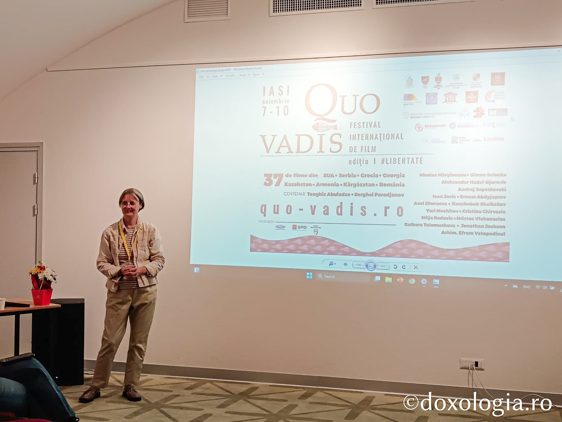 Proiecția filmului documentar Metanie dinaintea Crucii (România), în prezența regizoarei Cristina Chirvasie, Sala Palatul Braunstein Iași