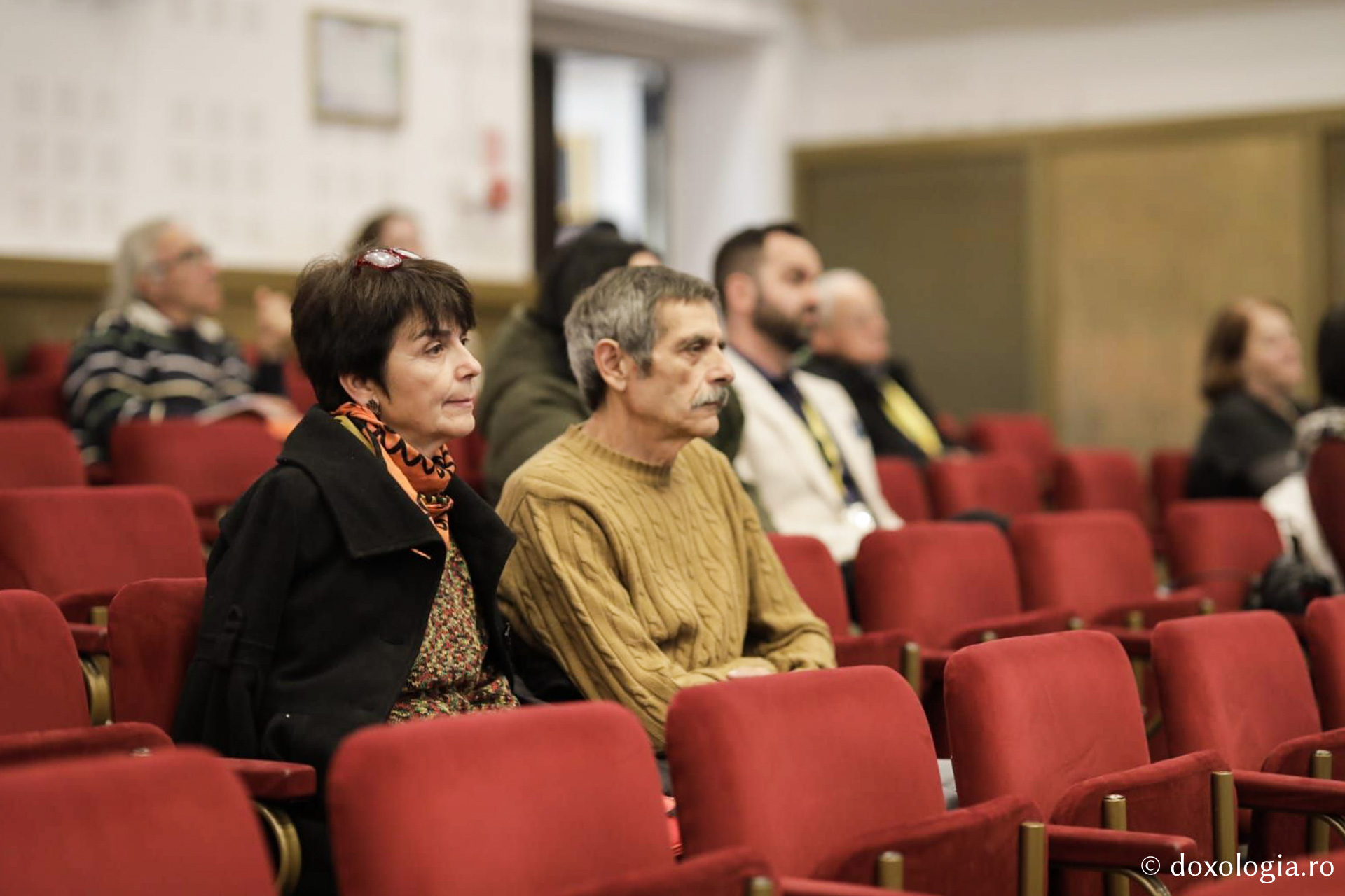 Proiecția filmului O Cruce în pustie. Sfânta Cuvioasă Parascheva, în prezența regizorului Hadži-Aleksandar Đurović