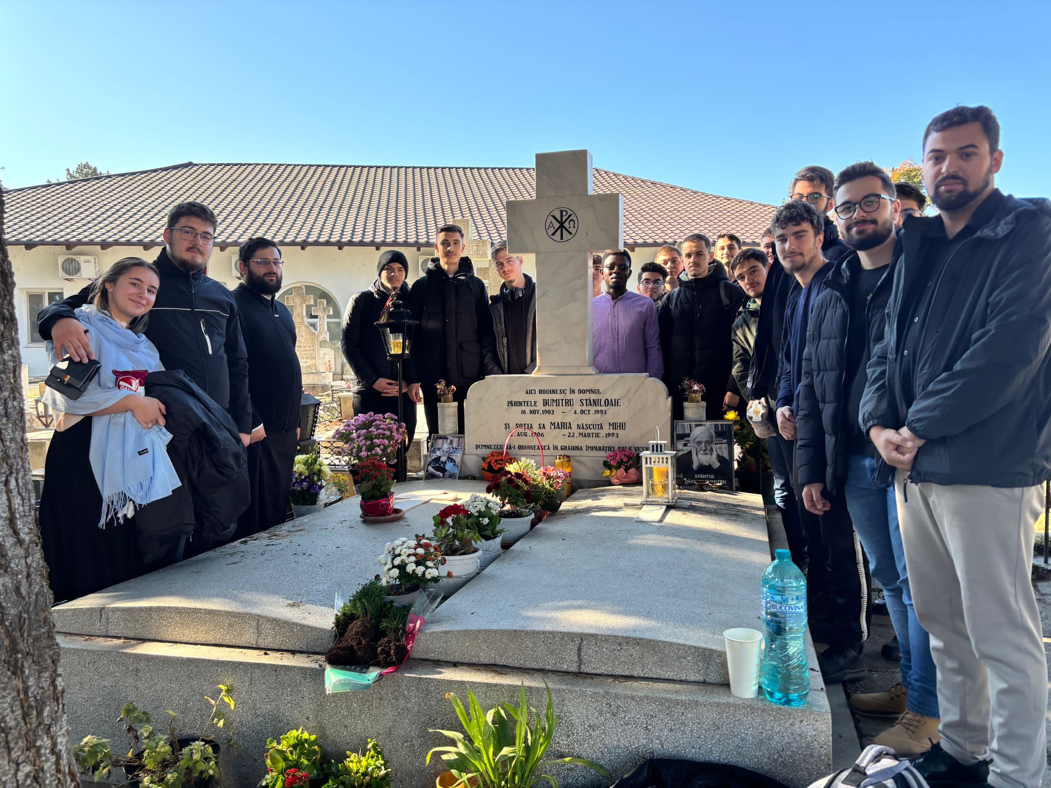 Studenții Facultății de Teologie Ortodoxă din Iași, în pelerinaj la Memorialul Pitești și la Mănăstirea Cernica