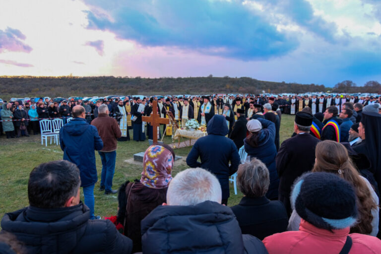 S-a pus piatra de temelie pentru o nouă mănăstire în Arhiepiscopia Aradului