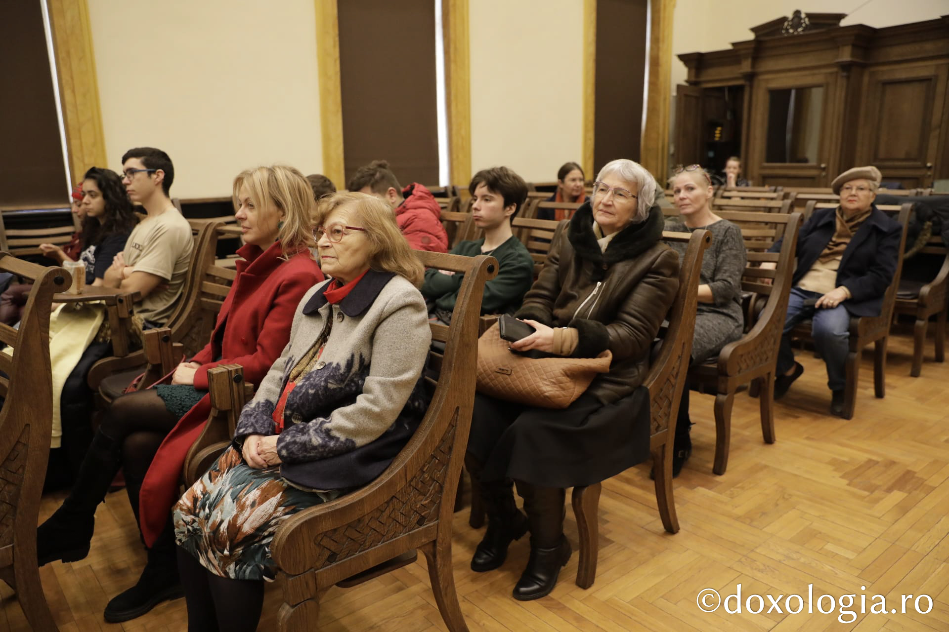 Proiecția filmului artistic Poarta Albă (România), în prezența regizorului Nicolae Mărgineanu