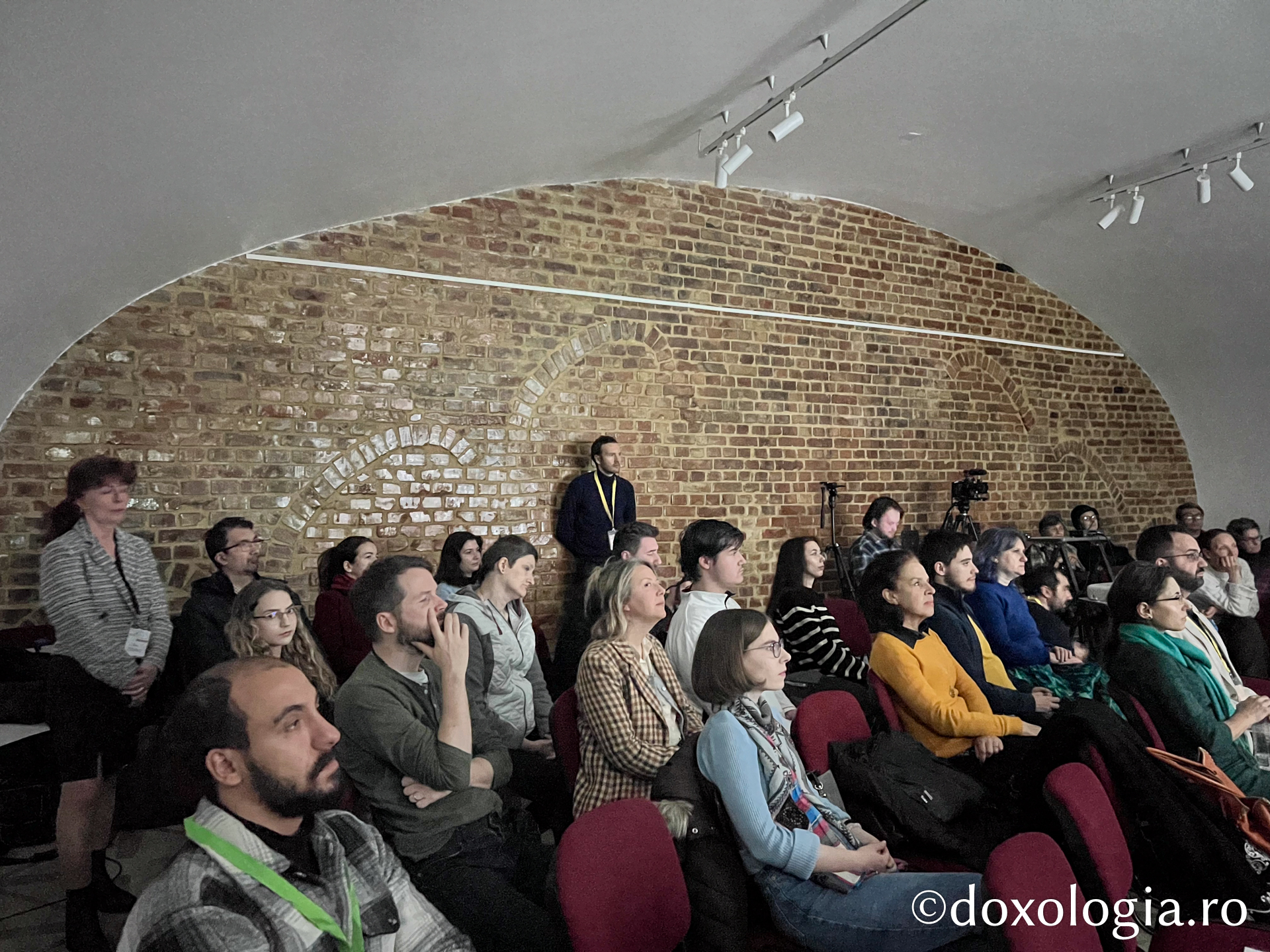 Proiecția filmului documentar In Vivo (România), în prezența regizoarei Cristina Chirvasie