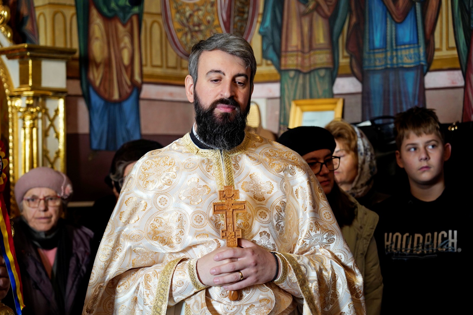 „Ori de câte ori privim către cel mai sărac decât noi, către cel bolnav, ne întâlnim în suferință cu Domnul”, le-a transmis PS Nichifor Botoșăneanul ieșenilor din Bucium