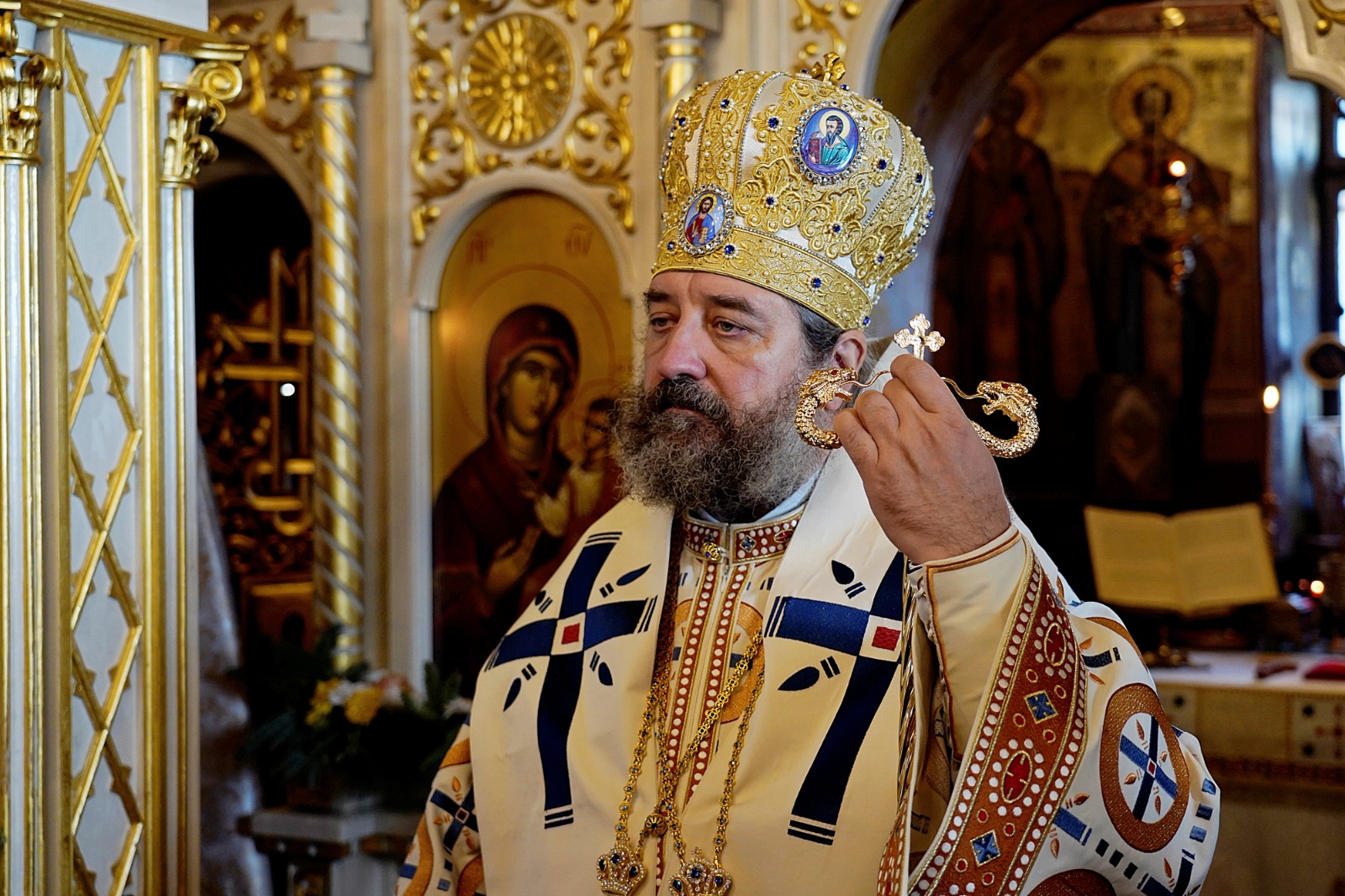 „Ori de câte ori privim către cel mai sărac decât noi, către cel bolnav, ne întâlnim în suferință cu Domnul”, le-a transmis PS Nichifor Botoșăneanul ieșenilor din Bucium