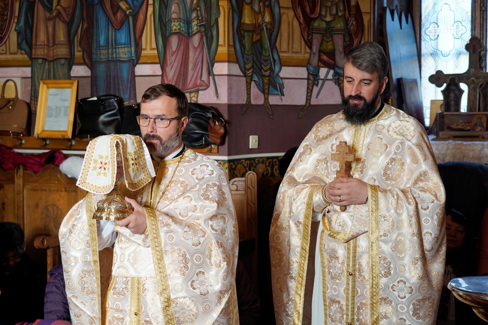 „Ori de câte ori privim către cel mai sărac decât noi, către cel bolnav, ne întâlnim în suferință cu Domnul”, le-a transmis PS Nichifor Botoșăneanul ieșenilor din Bucium