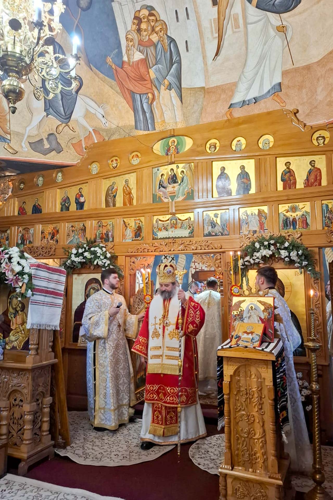 Sărbătoare la Parohia Cercu: Slujire arhierească de hram în cinstea Sfântului Mare Mucenic Mina Sărbătoare la Parohia Cercu: Slujire arhierească de hram în cinstea Sfântului Mare Mucenic Mina