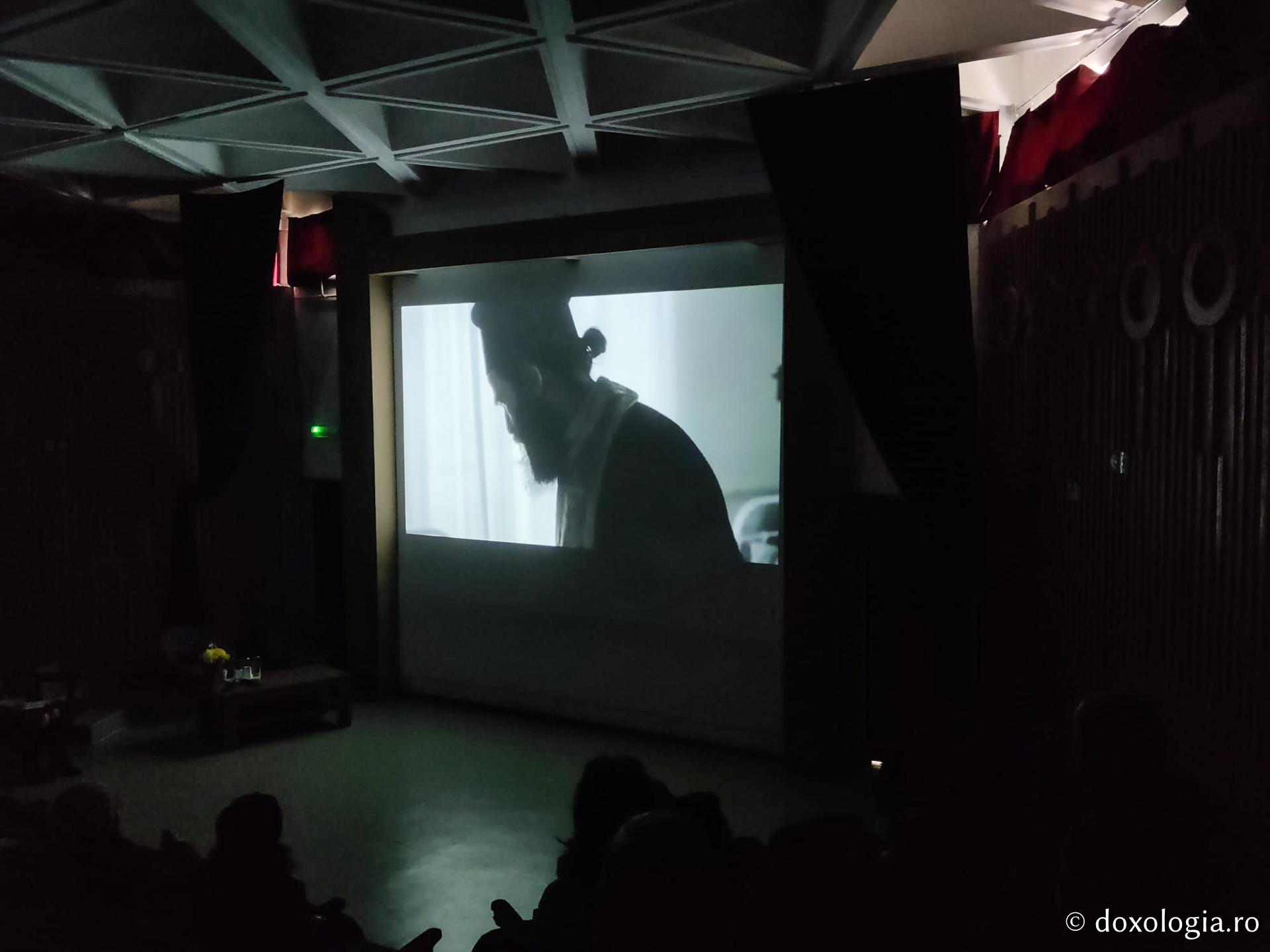 Proiecția filmului artistic Omul lui Dumnezeu. Sfântul Nectarie de Eghina (Grecia, regizor Yelena Popovic)