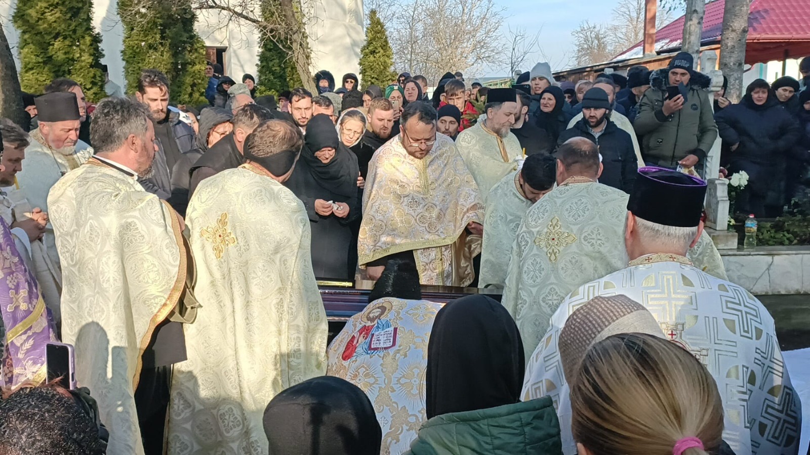 Părintele Ioan Manoliu de la Parohia Drăgușeni -  Botoșani a fost înmormântat